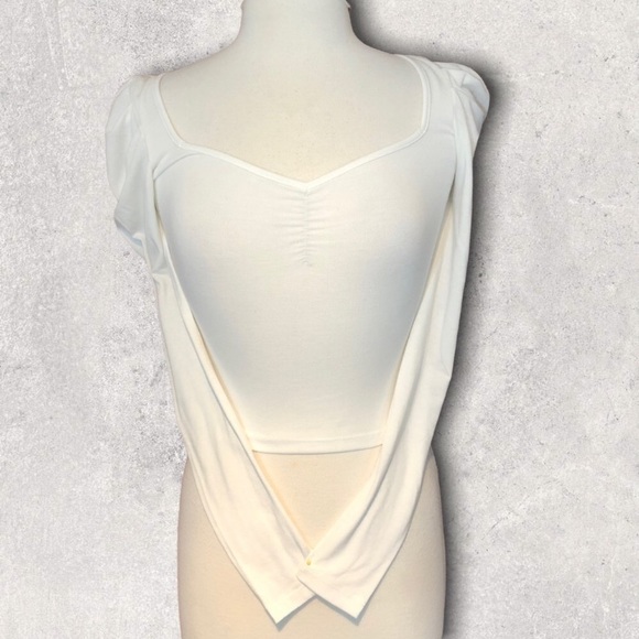 Puff Shoulder Sweetheart Neckline Long Sleeve Top- So Cute! - Picture 1 of 6